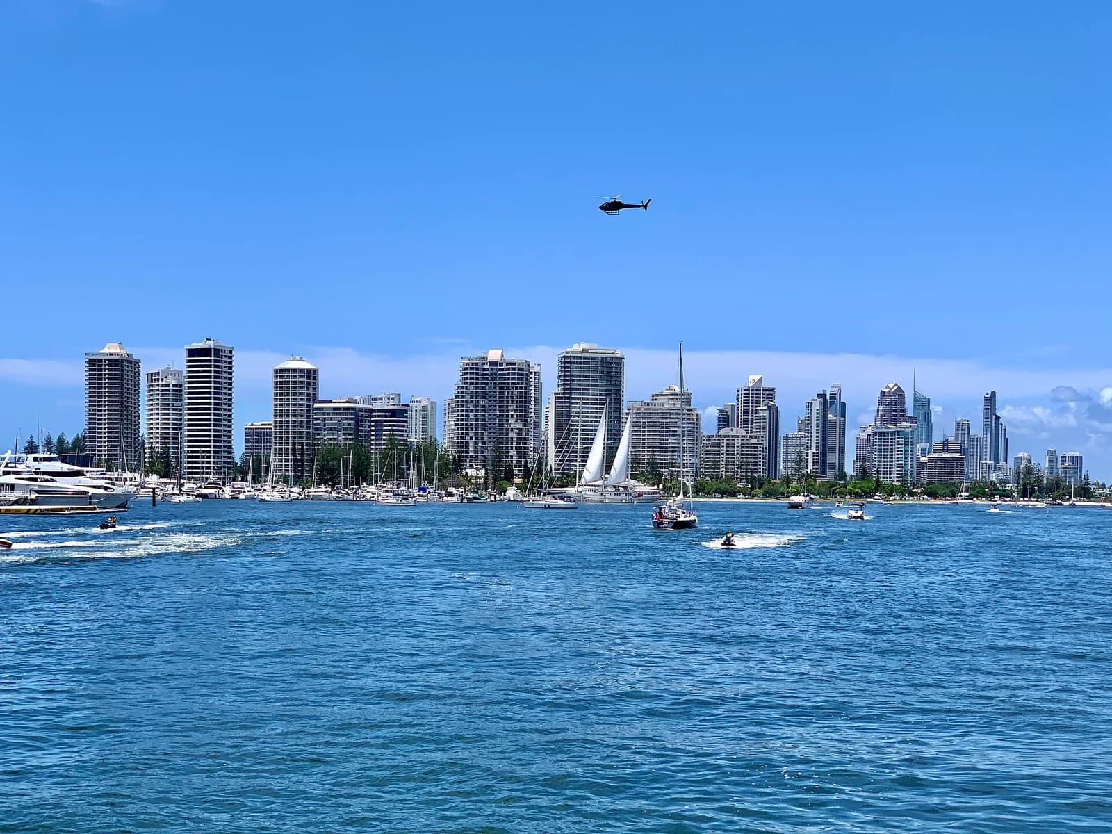 Gold Coast — Surfers Paradise / Broadwater
